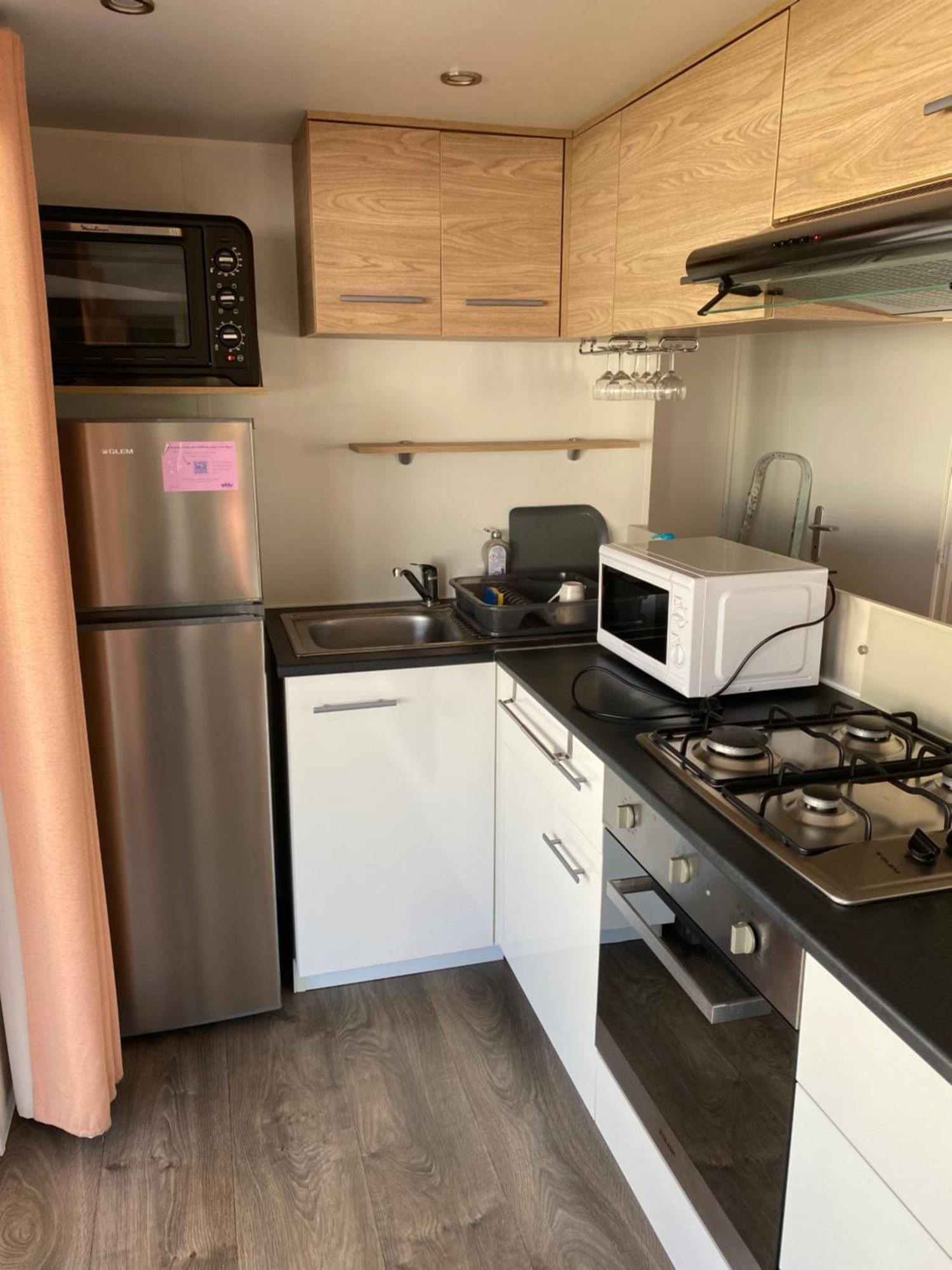 Mobhilomme La Carabasse Hotel Vias Bagian luar foto